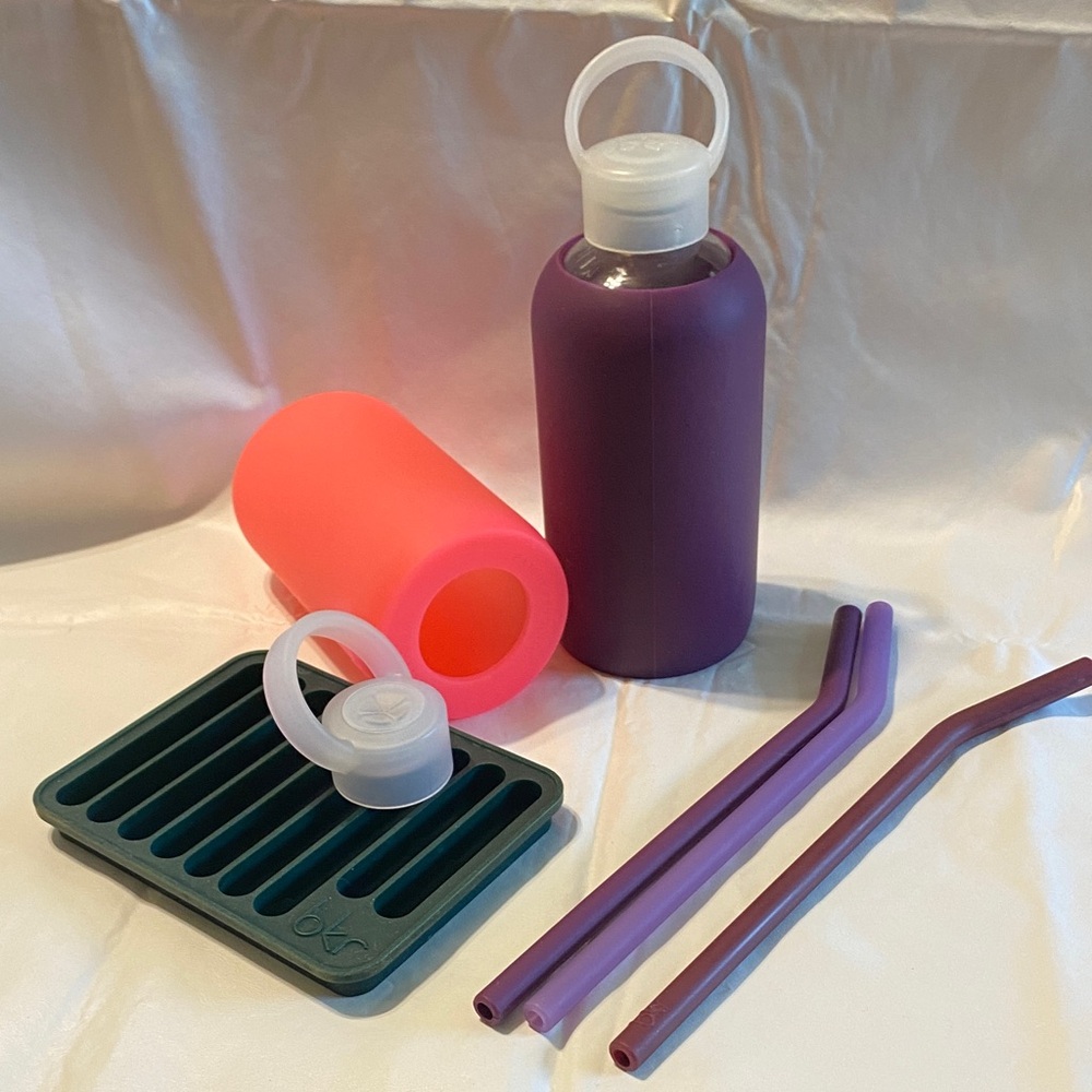 bkr Purple and Pink Water Bottle Set with Green Tray